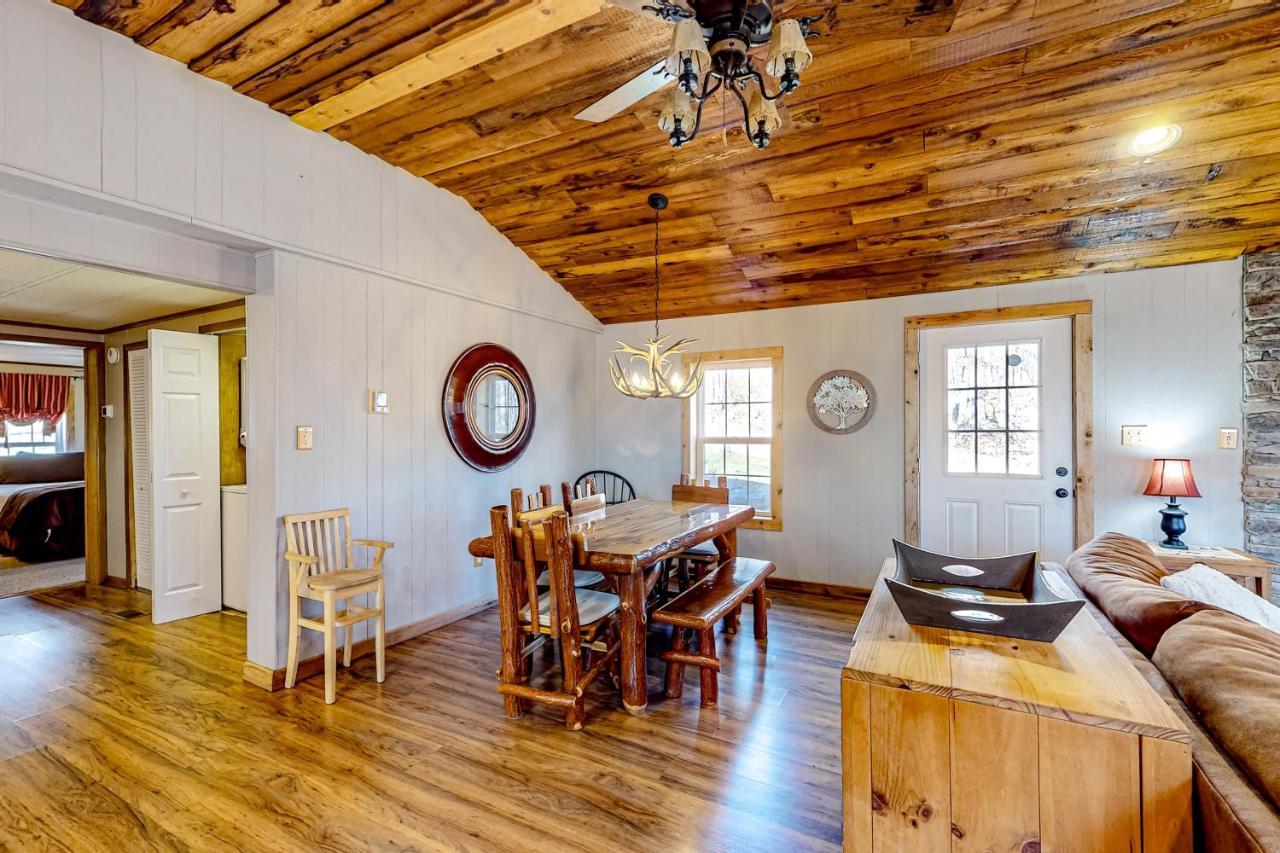 Pine Woods Cabin МакГенрі Екстер'єр фото