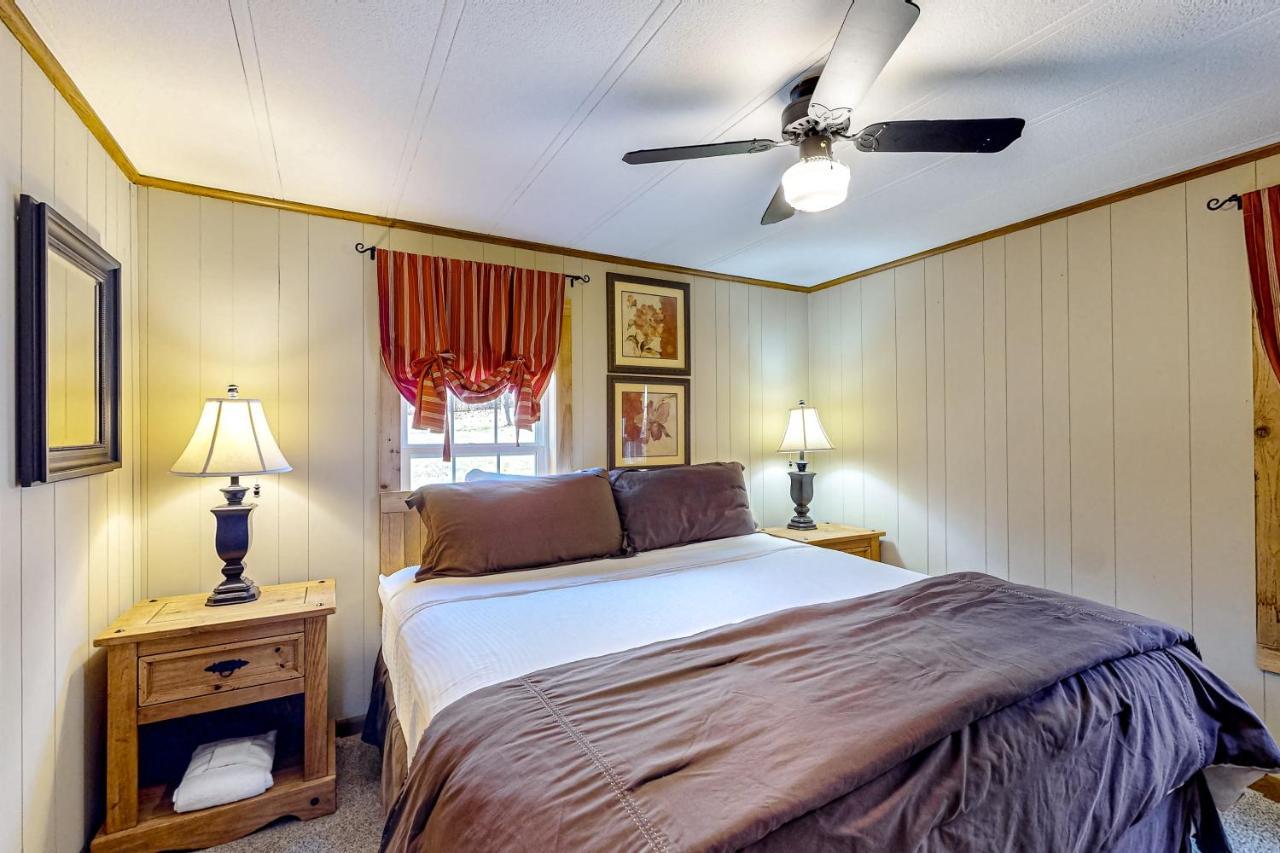 Pine Woods Cabin МакГенрі Екстер'єр фото